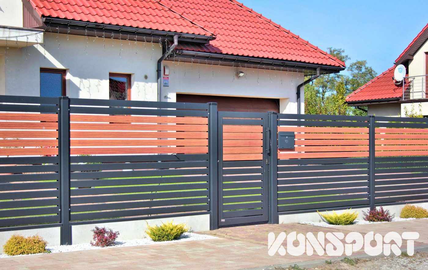 Konsport: Brama dwuskrzydłowa i furtka z poziomych lameli